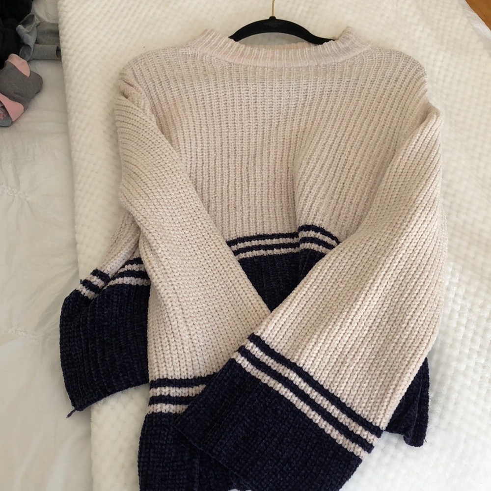 Revolve sweater size Medium. Flare sleeves